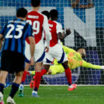 Arsenal Yaambulia Pointi Moja Ugenini Raya Aokoa Mkwaju wa Penalti