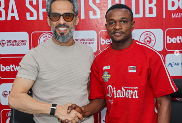 Winga Ellie Mpanzu Aongeza Mkataba Simba SC kwa Miaka Miwili